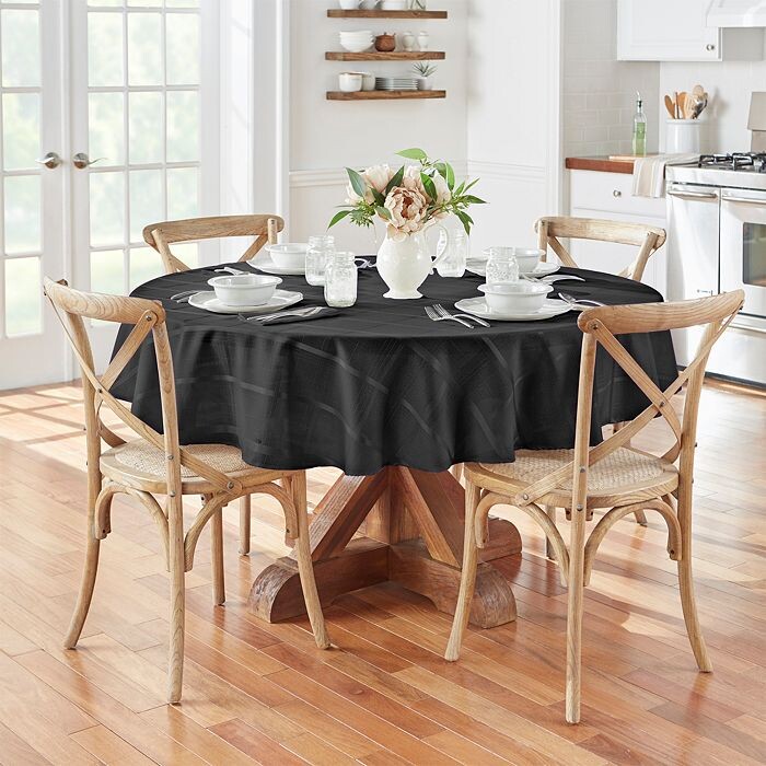 Элегантная жаккардовая круглая скатерть в клетку, 90 x 90 дюймов Villeroy & Boch
Элегантная жаккардовая круглая скатерть в клетку, 90 x 90 дюймов Villeroy & Boch
