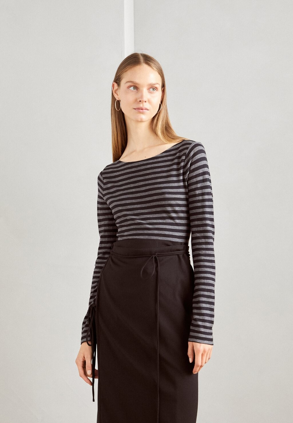 Футболка с длинными рукавами Long Sleeve Boat Neck Striped Marc O'Polo, цвет multi/ pure stone melange
Футболка с длинными рукавами Long Sleeve Boat Neck Striped Marc O'Polo, цвет multi/ pure stone melange