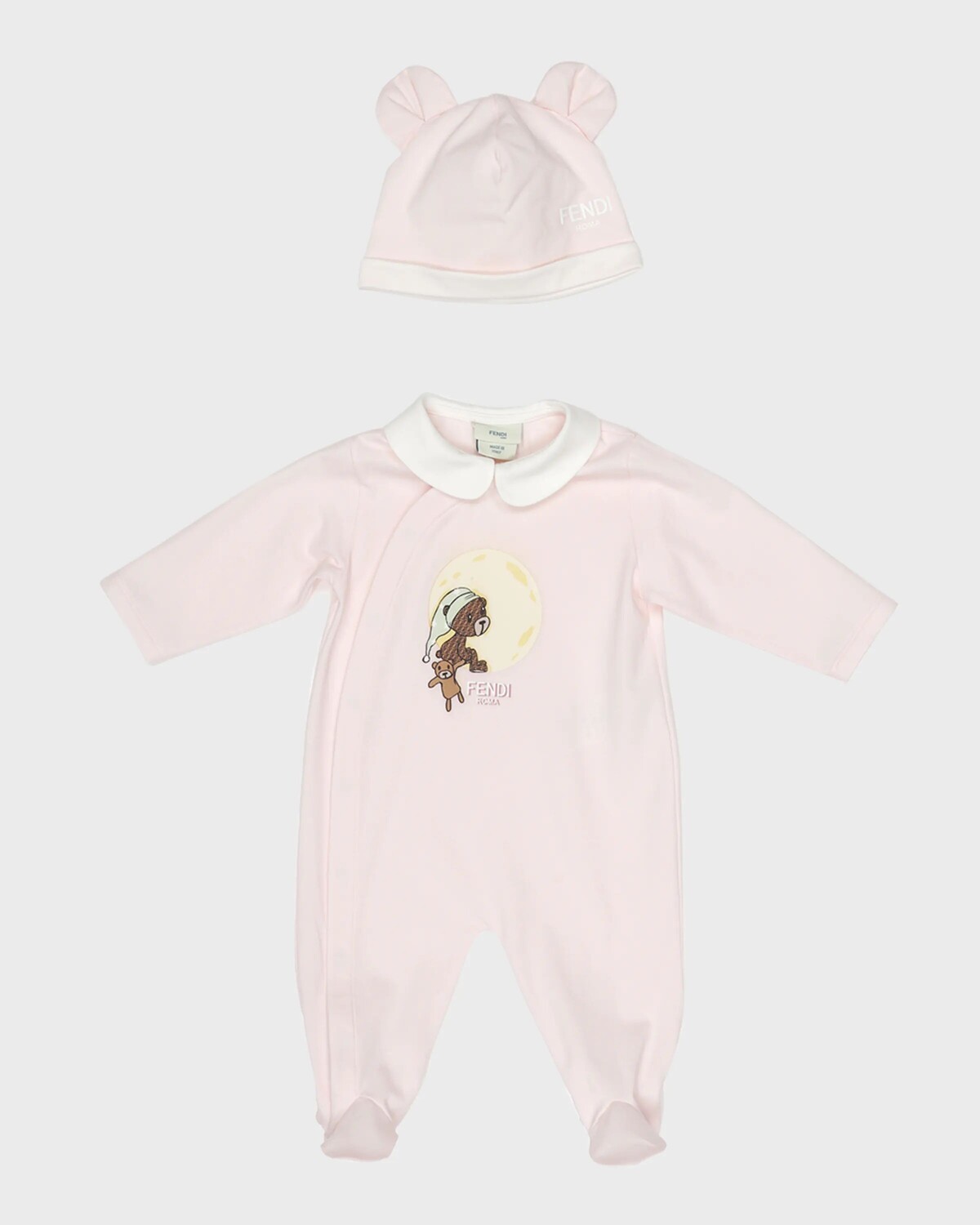 Комплект из футболки и шапочки Bear On The Moon для девочек, размер 1–6 м Fendi, цвет Pink
Комплект из футболки и шапочки Bear On The Moon для девочек, размер 1–6 м Fendi, цвет Pink