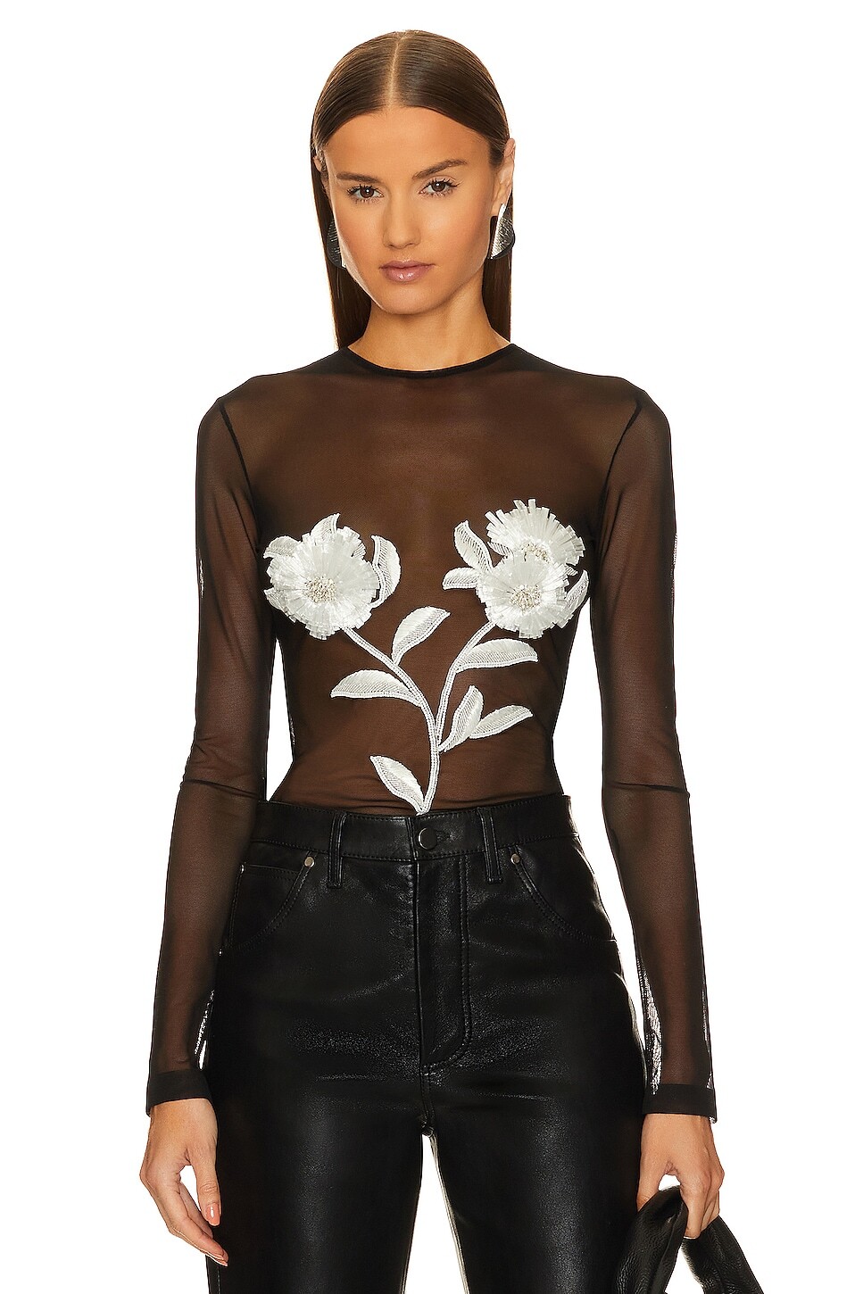 Топ Norma Kamali Long Sleeve Crewneck Rafia Floral Embroidered, цвет Black & Snow White
Топ Norma Kamali Long Sleeve Crewneck Rafia Floral Embroidered, цвет Black & Snow White