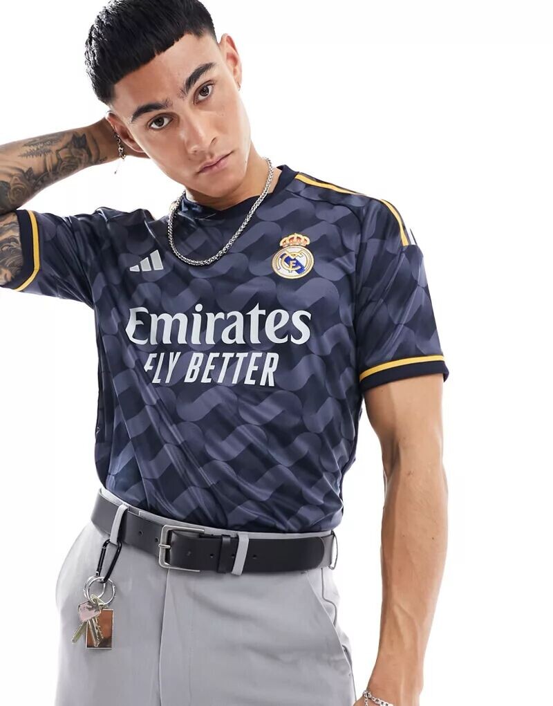 Темно-синяя футболка унисекс adidas Football Real Madrid 2023/24 на выезде adidas performance
Темно-синяя футболка унисекс adidas Football Real Madrid 2023/24 на выезде adidas performance