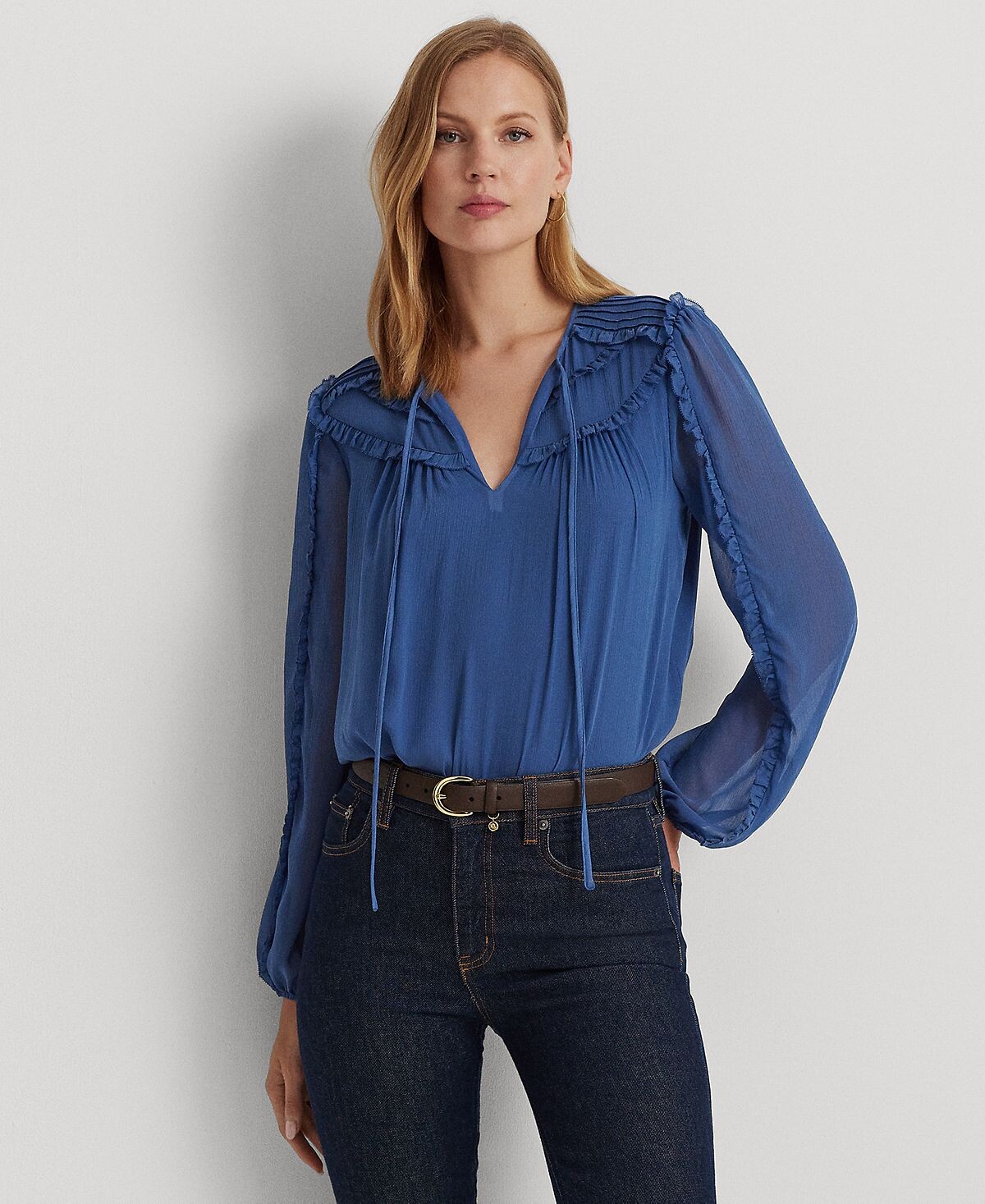 Женская блузка из жоржета с рюшами и завязками на воротнике Lauren Ralph Lauren
Женская блузка из жоржета с рюшами и завязками на воротнике Lauren Ralph Lauren
