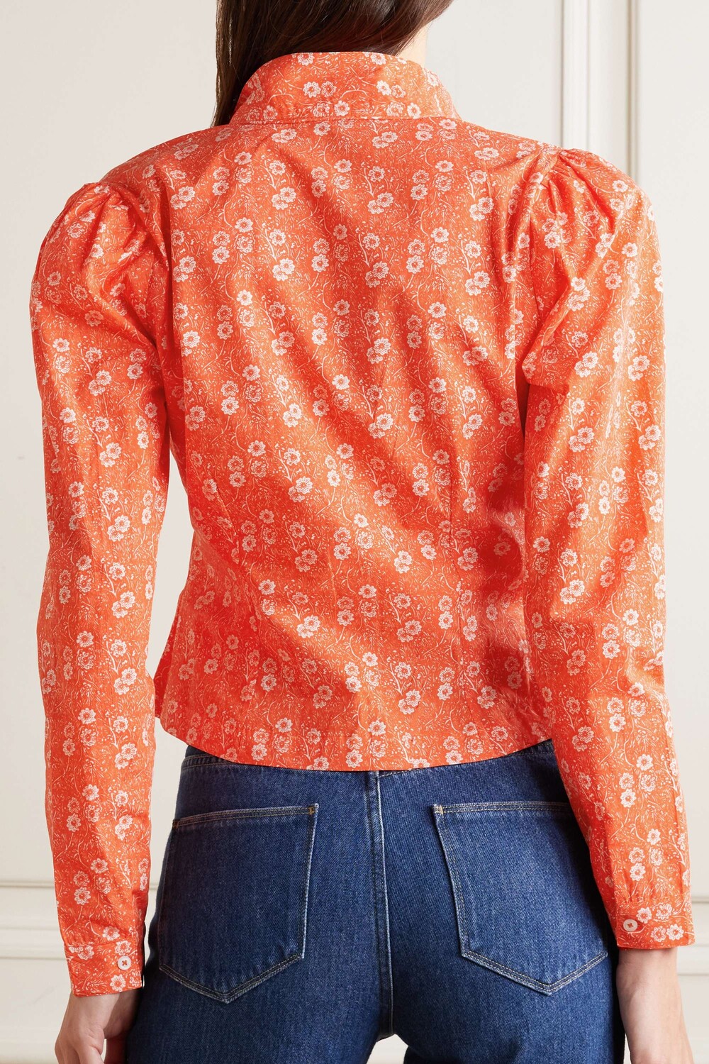 BATSHEVA BATSHEVA + Laura Ashley Thistle присборенная блузка из хлопкового поплина с цветочным принтом, ярко оранжевый, ярко-оранжевый
BATSHEVA BATSHEVA + Laura Ashley Thistle присборенная блузка из хлопкового поплина с цветочным принтом, ярко оранжевый, ярко-оранжевый