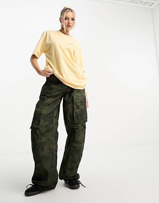 Желтая футболка с логотипом университета Dickies aitkin на левой груди эксклюзивно для ASOS
Желтая футболка с логотипом университета Dickies aitkin на левой груди эксклюзивно для ASOS