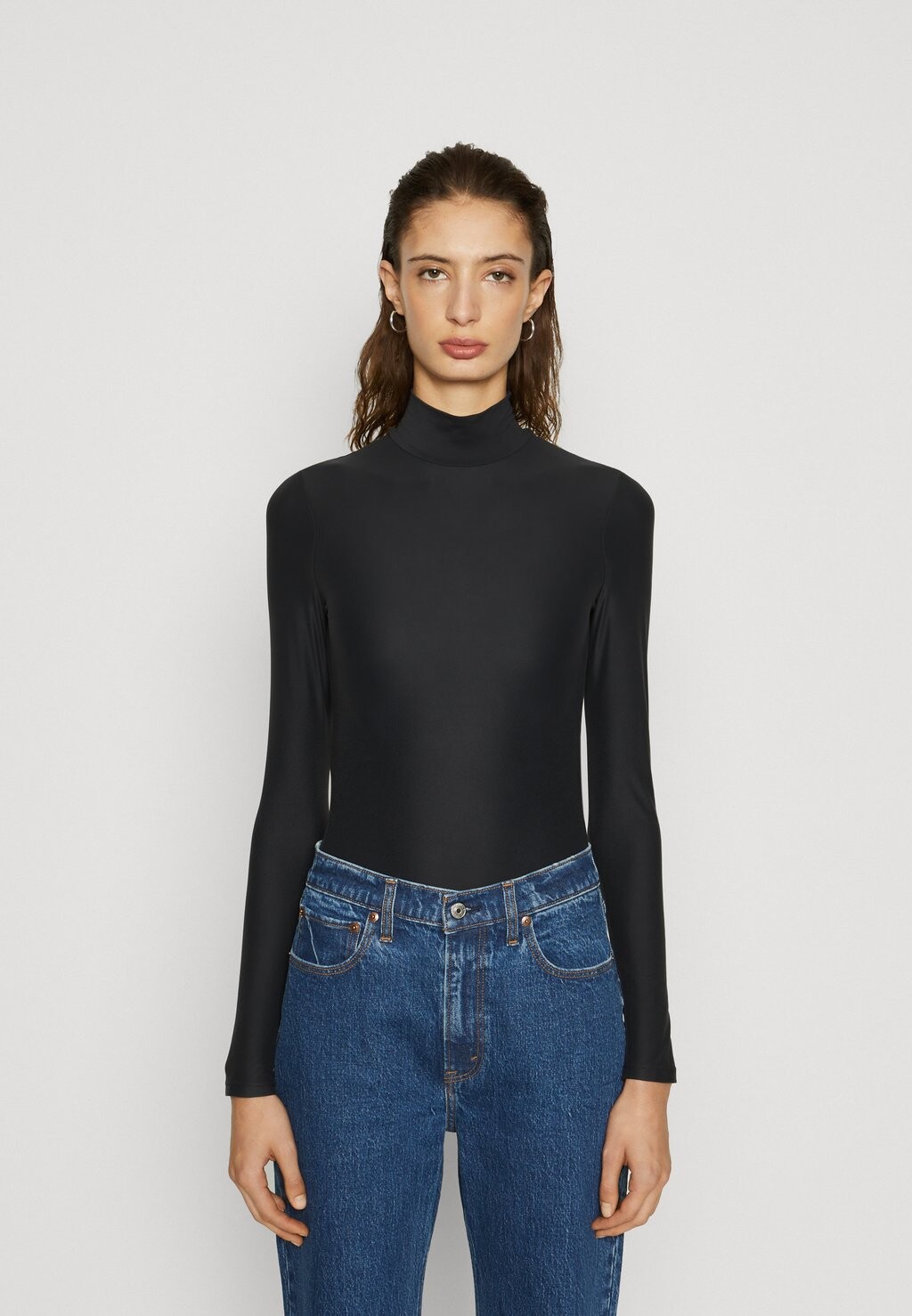 Футболка с длинными рукавами Soft Matte Seamless Long-Sleeve Mockneck Bodysuit Abercrombie & Fitch
Футболка с длинными рукавами Soft Matte Seamless Long-Sleeve Mockneck Bodysuit Abercrombie & Fitch