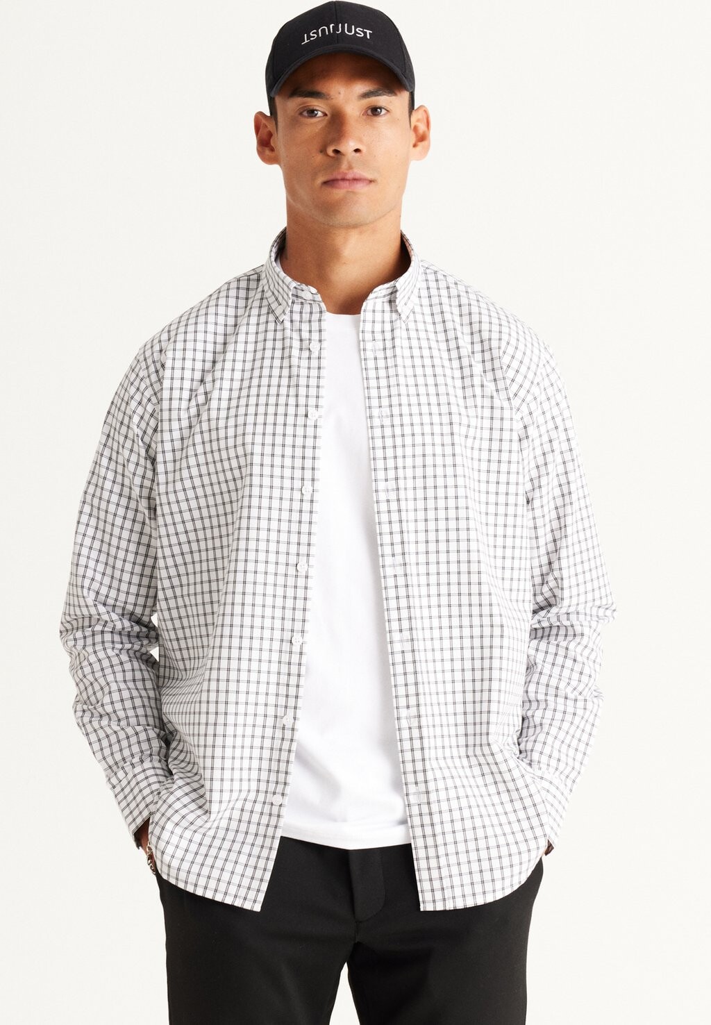 Рубашка COMFORT FIT PAINTED AC&CO / ALTINYILDIZ CLASSICS, цвет Comfort Fit Painted Yarn Shirt
Рубашка COMFORT FIT PAINTED AC&CO / ALTINYILDIZ CLASSICS, цвет Comfort Fit Painted Yarn Shirt