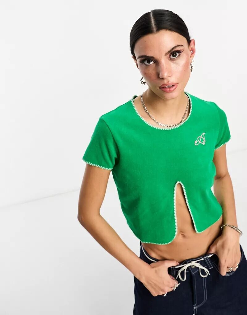 Зеленый укороченный махровый топ с разрезом спереди APEE by A BATHING APE Aape By A Bathing Ape
Зеленый укороченный махровый топ с разрезом спереди APEE by A BATHING APE Aape By A Bathing Ape