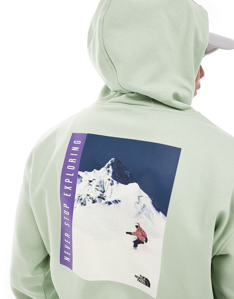 Худи шалфея с ретро-принтом The North Face и мотивом сноуборда на спине — эксклюзивно на ASOS
Худи шалфея с ретро-принтом The North Face и мотивом сноуборда на спине — эксклюзивно на ASOS