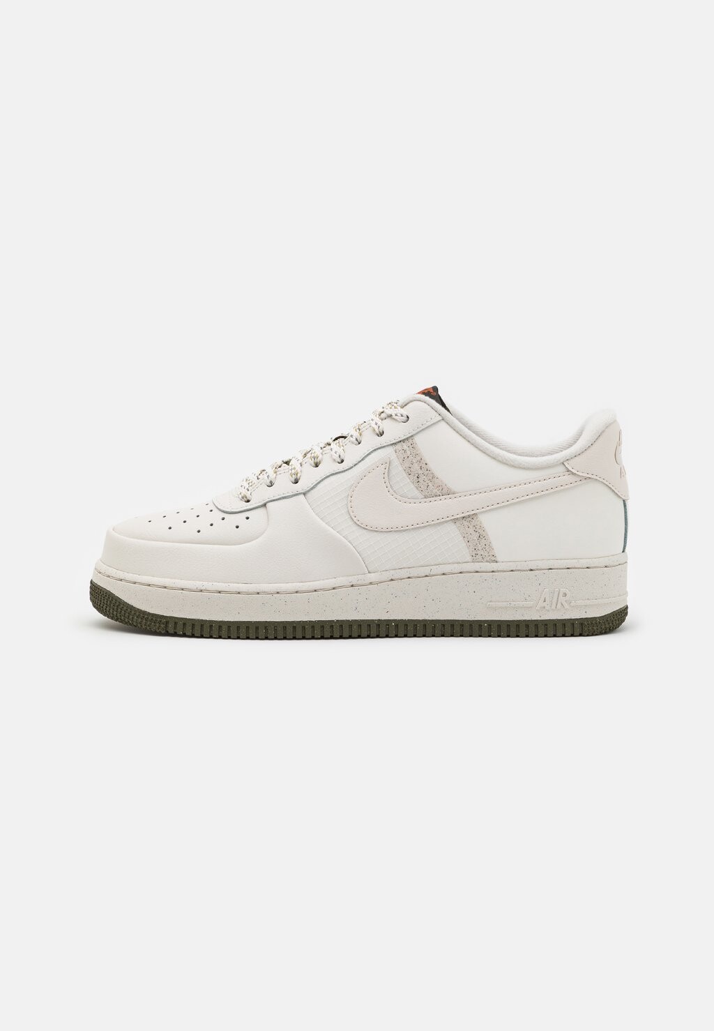Кроссовки Nike AIR FORCE 1 07, фантом/карго хаки/темно-рыжий/серебристый металлик
Кроссовки Nike AIR FORCE 1 07, фантом/карго хаки/темно-рыжий/серебристый металлик