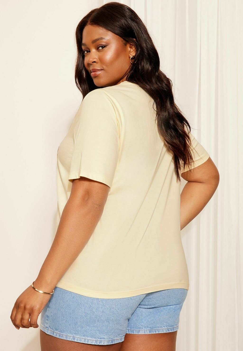 Принт на футболке SHORT SLEEVE GRAPHIC REGULAR FIT Curves Like These, белый
Принт на футболке SHORT SLEEVE GRAPHIC REGULAR FIT Curves Like These, белый
