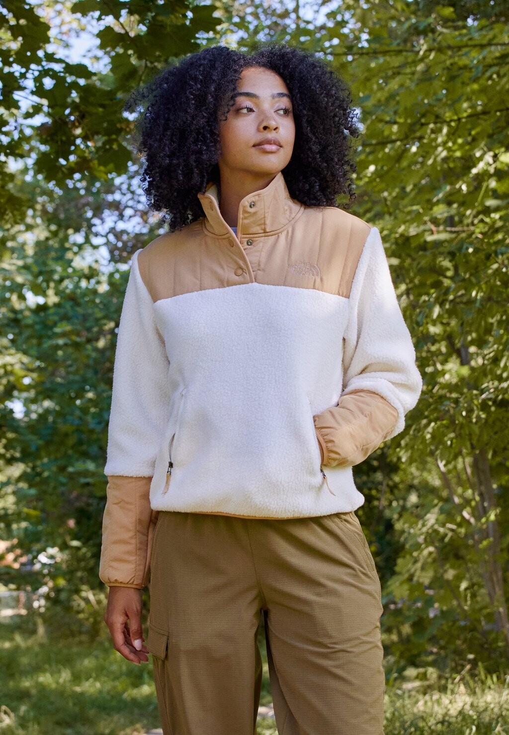 Толстовка флисовая CRAGMONT 1/4 SNAP The North Face, гардения белая/миндальное масло, Белый
Толстовка флисовая CRAGMONT 1/4 SNAP The North Face, гардения белая/миндальное масло, Белый