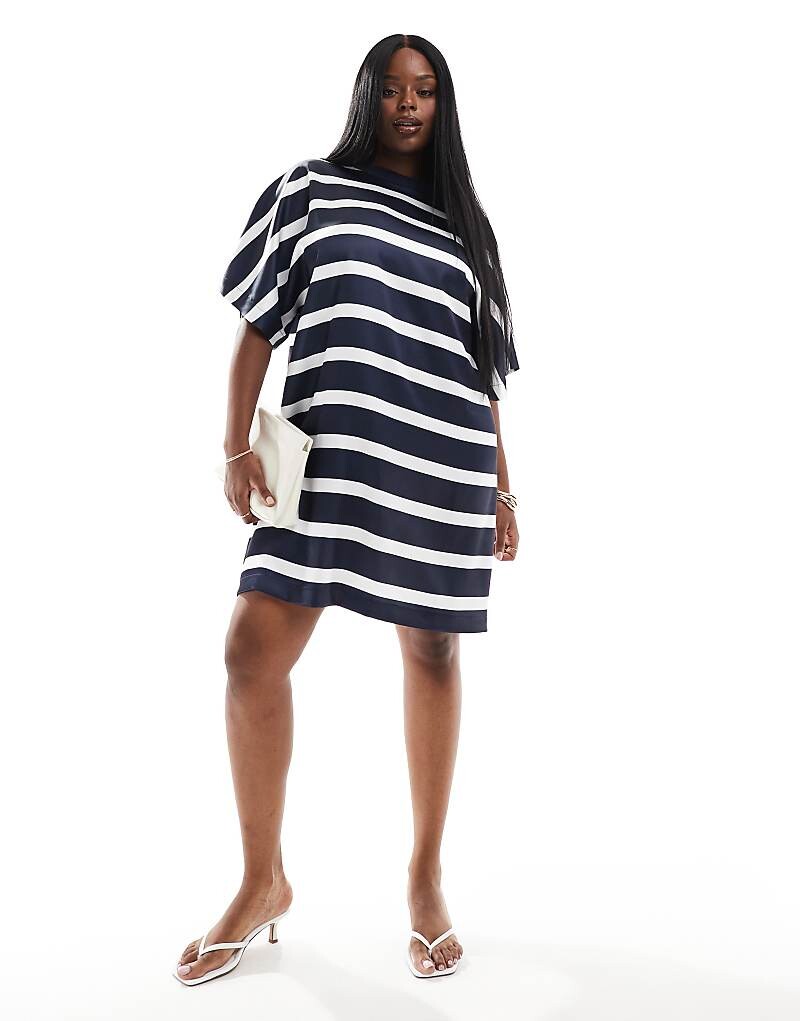 ASOS DESIGN Curve – Атласное платье-футболка мини оверсайз с темно-синими полосками
ASOS DESIGN Curve – Атласное платье-футболка мини оверсайз с темно-синими полосками