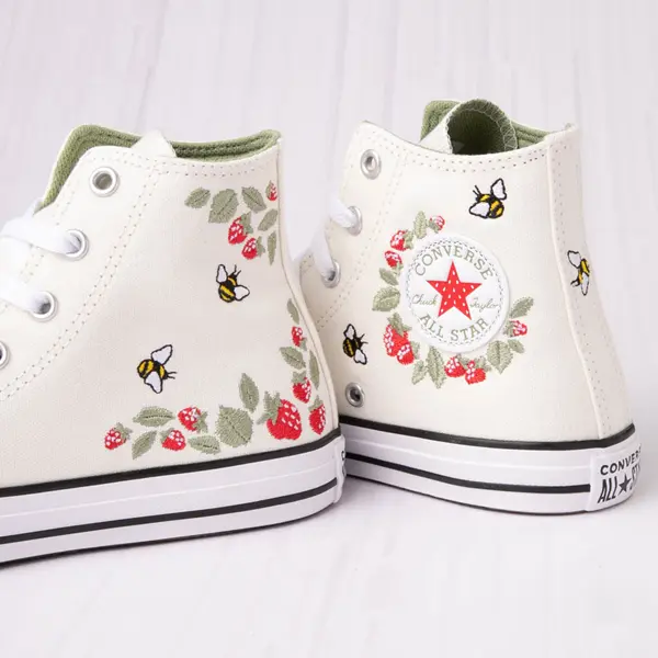 Кроссовки Converse Chuck Taylor All Star Hi Berries and Bees — Little Kid, цвет Natural
Кроссовки Converse Chuck Taylor All Star Hi Berries and Bees — Little Kid, цвет Natural