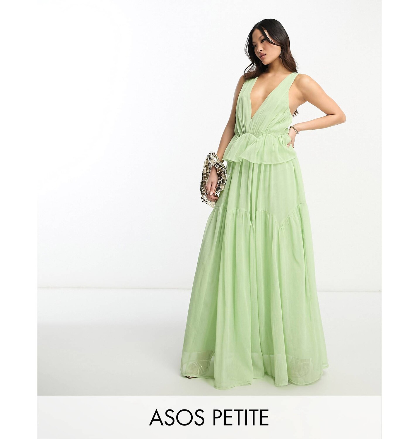 Зеленое ярусное платье макси с глубоким вырезом и складками ASOS DESIGN Petite ASOS Petite, Зеленый
Зеленое ярусное платье макси с глубоким вырезом и складками ASOS DESIGN Petite ASOS Petite, Зеленый
