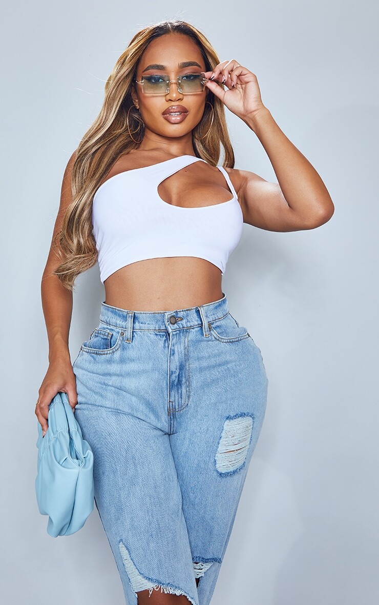 PrettyLittleThing Белый обтягивающий асимметричный укороченный топ Shape с вырезами
PrettyLittleThing Белый обтягивающий асимметричный укороченный топ Shape с вырезами