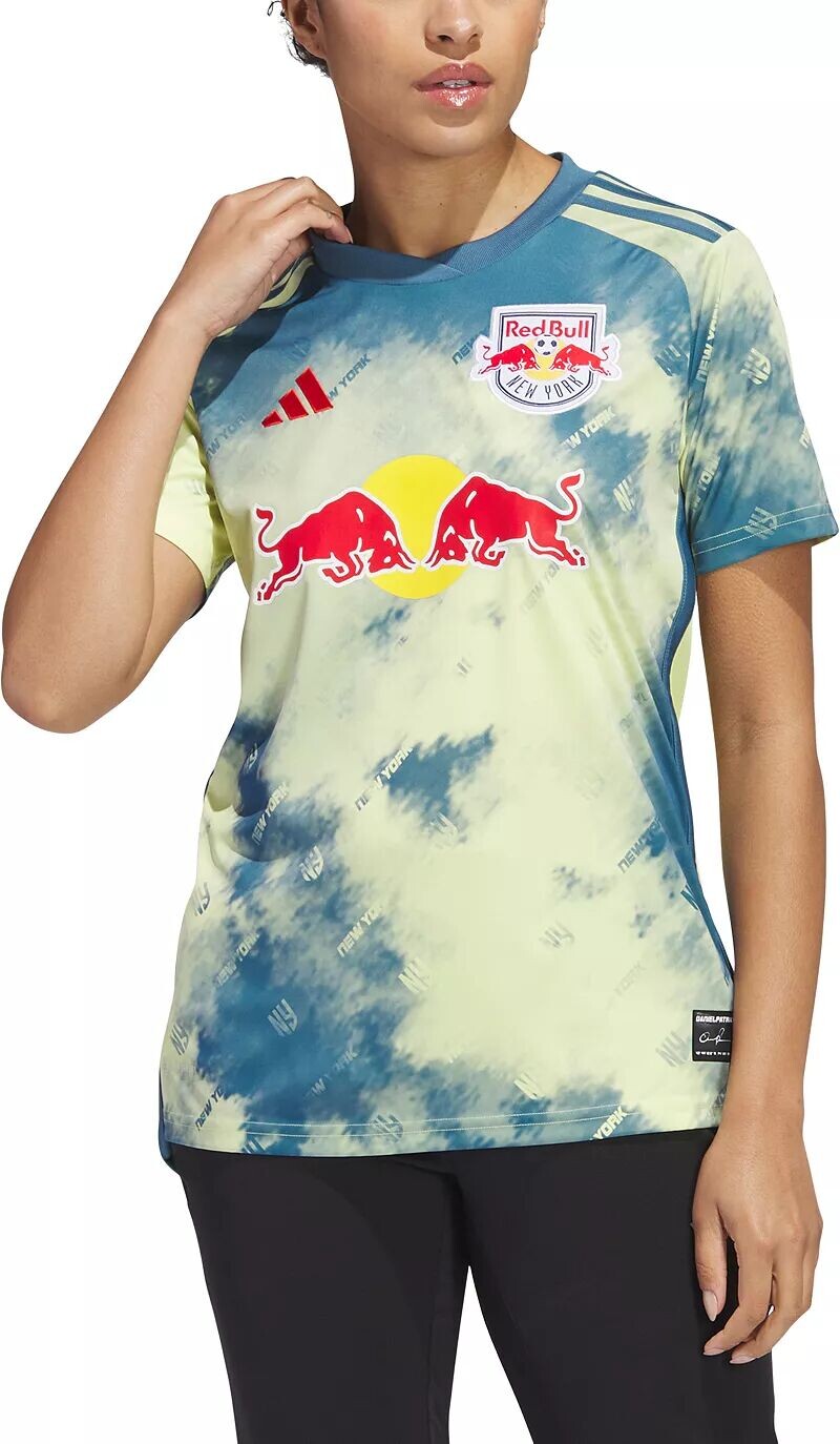 Женская футболка Adidas New York Red Bulls 2023, основная реплика "Дэниел Патрик"
Женская футболка Adidas New York Red Bulls 2023, основная реплика "Дэниел Патрик"