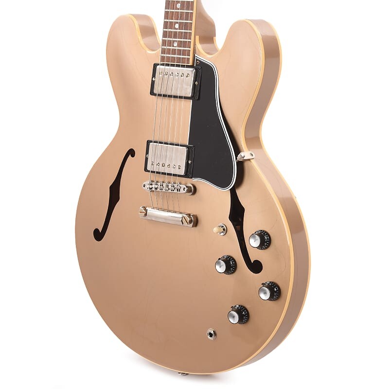 Электрогитара Gibson Custom Shop 1961 ES-335 Reissue "CME Spec" Antique Gold Mist Poly Murphy Lab Ultra Light Aged
Электрогитара Gibson Custom Shop 1961 ES-335 Reissue "CME Spec" Antique Gold Mist Poly Murphy Lab Ultra Light Aged