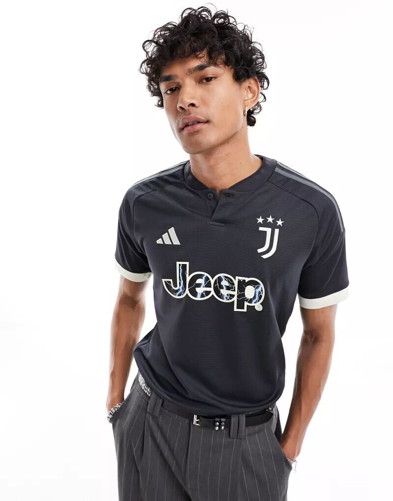 Серо-белая унисекс третья рубашка унисекс adidas Football Juventus 2022/23 adidas performance
Серо-белая унисекс третья рубашка унисекс adidas Football Juventus 2022/23 adidas performance