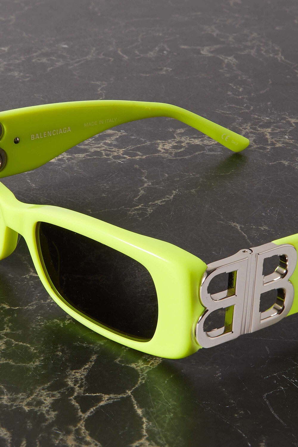 BALENCIAGA EYEWEAR Солнцезащитные очки Dynasty BB в квадратной оправе из неонового ацетата и серебра, желтый
BALENCIAGA EYEWEAR Солнцезащитные очки Dynasty BB в квадратной оправе из неонового ацетата и серебра, желтый