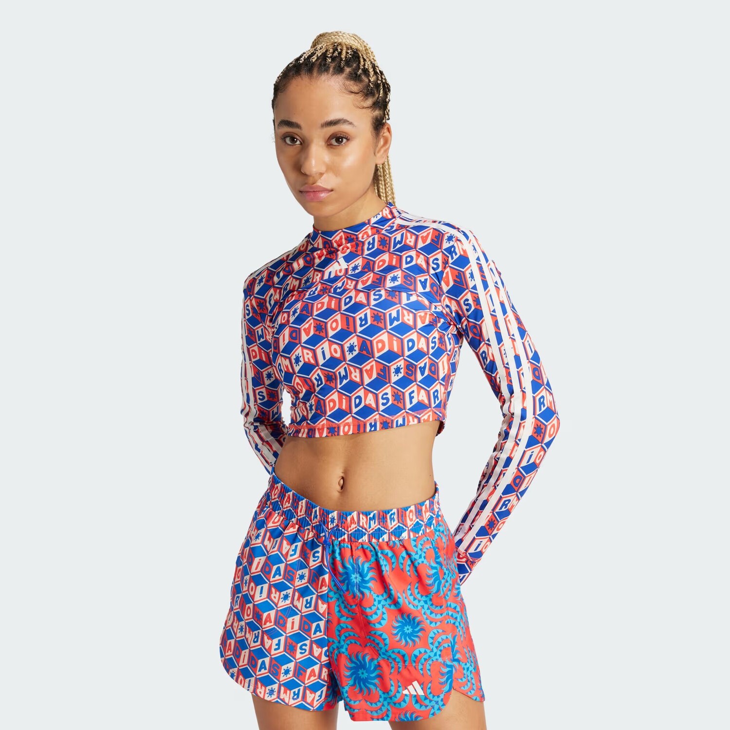 Укороченная рубашка с длинным рукавом x FARM Rio Adidas, цвет Bold Blue/Bright Red
Укороченная рубашка с длинным рукавом x FARM Rio Adidas, цвет Bold Blue/Bright Red