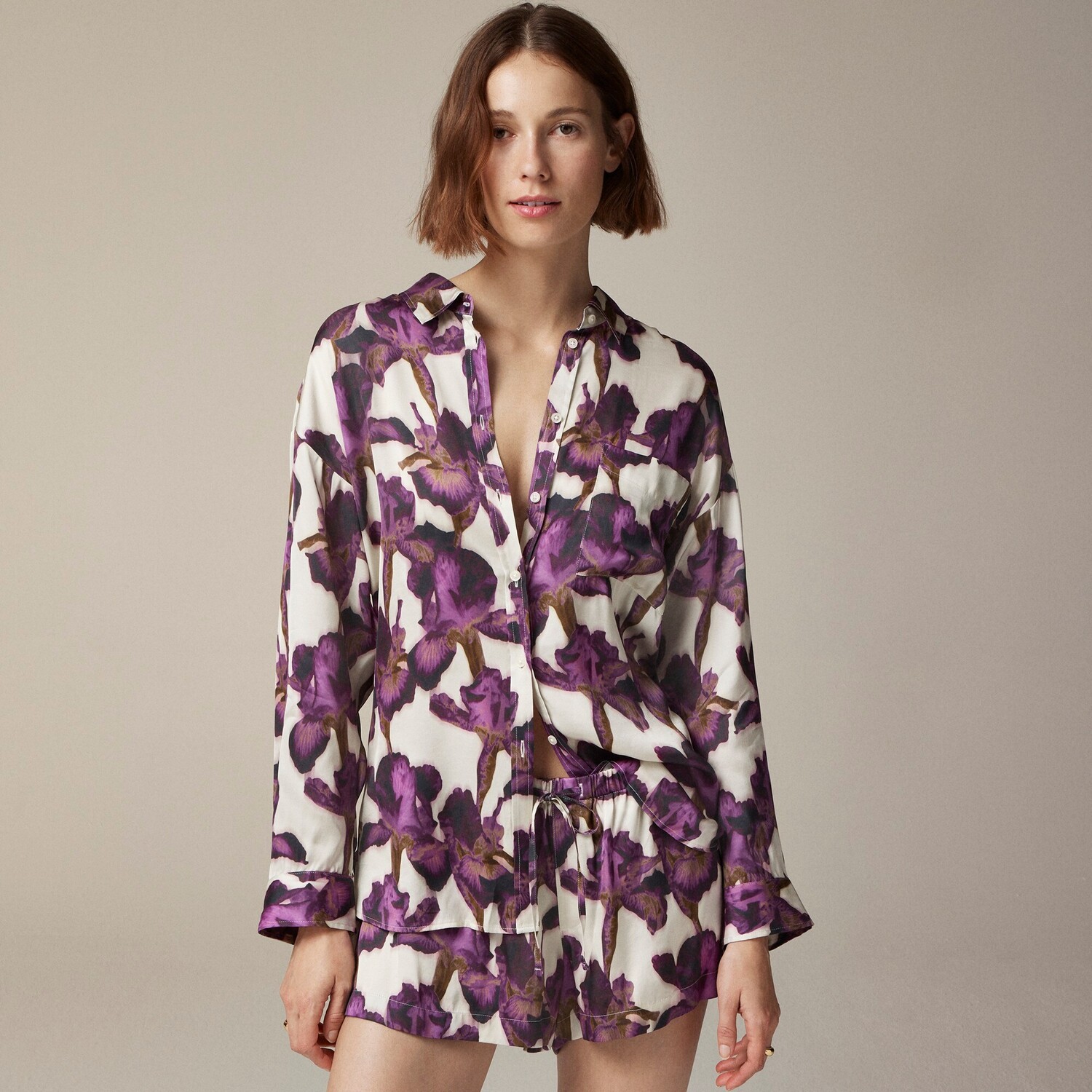 Атласный пижамный комплект с короткими рукавами в цветочек ириса J.Crew, фиолетовый
Атласный пижамный комплект с короткими рукавами в цветочек ириса J.Crew, фиолетовый