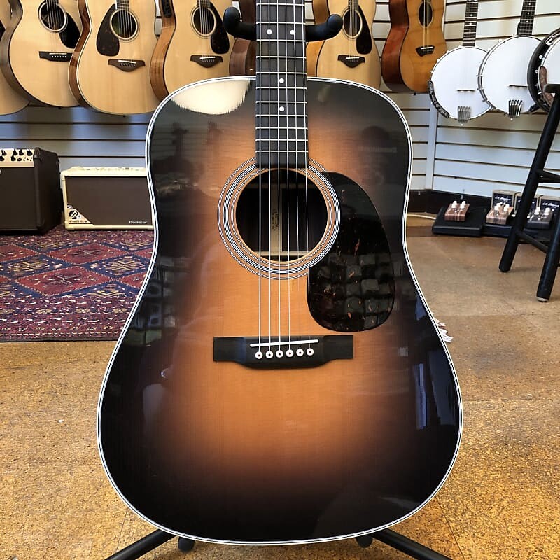 Акустическая гитара Martin 2023 NAMM Special Limited Run D-28 Dreadnought Acoustic 1935 Digital Microburst w/Hard Case
Акустическая гитара Martin 2023 NAMM Special Limited Run D-28 Dreadnought Acoustic 1935 Digital Microburst w/Hard Case
