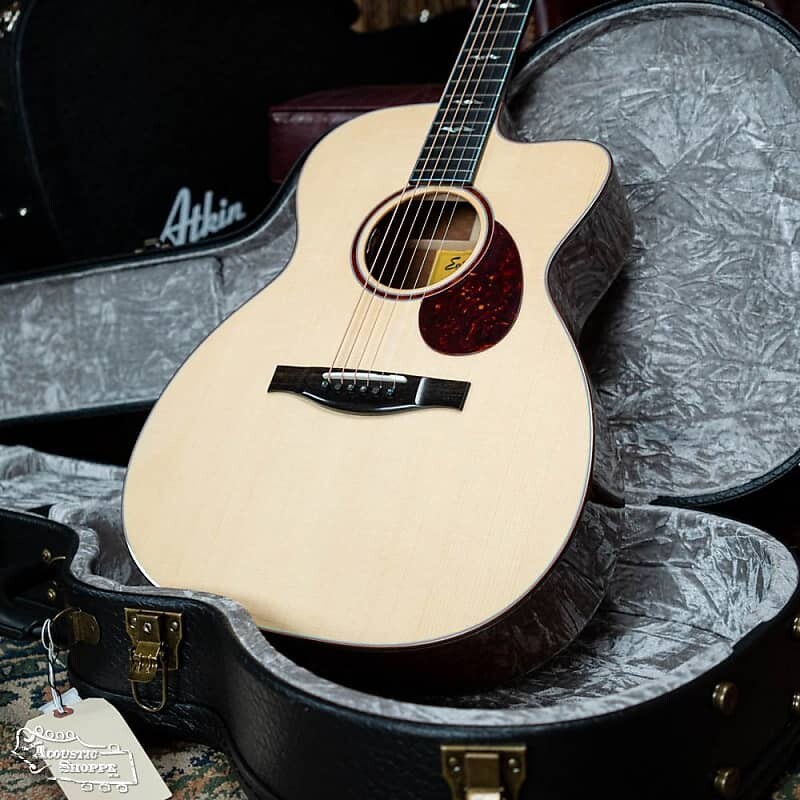 Акустическая гитара Eastman L-OMCE-QS Luthier Series Cutaway European Spruce/Quilted Sapele Orchestra Model Guitar w/LR Baggs Pickup #1493
Акустическая гитара Eastman L-OMCE-QS Luthier Series Cutaway European Spruce/Quilted Sapele Orchestra Model Guitar w/LR Baggs Pickup #1493