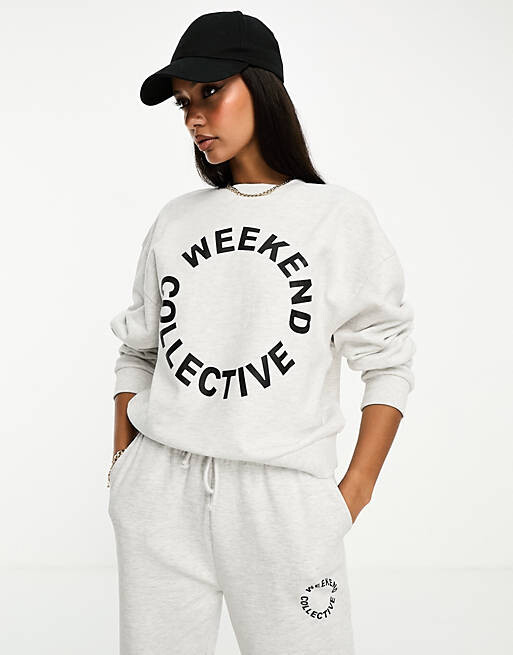 Серый меланжевый свитшот в стиле оверсайз с логотипом ASOS Weekend Collective
Серый меланжевый свитшот в стиле оверсайз с логотипом ASOS Weekend Collective