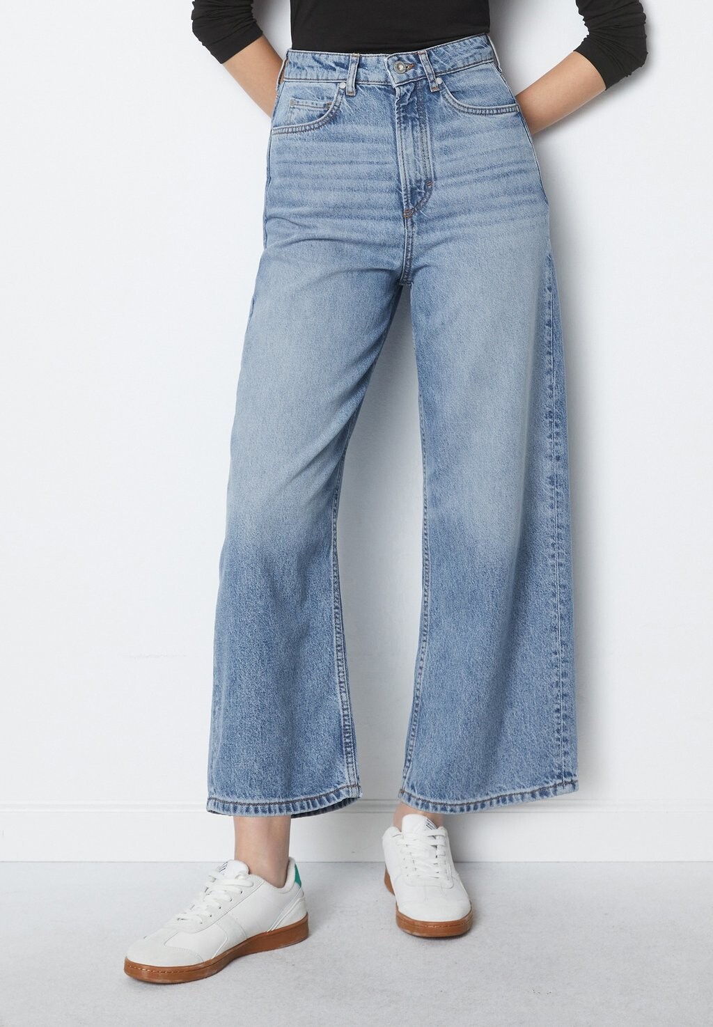 Джинсы-клеш WIDE HIGH WAIST IM CULOTTE STIL Marc O'Polo, цвет light blue tencel wash
Джинсы-клеш WIDE HIGH WAIST IM CULOTTE STIL Marc O'Polo, цвет light blue tencel wash