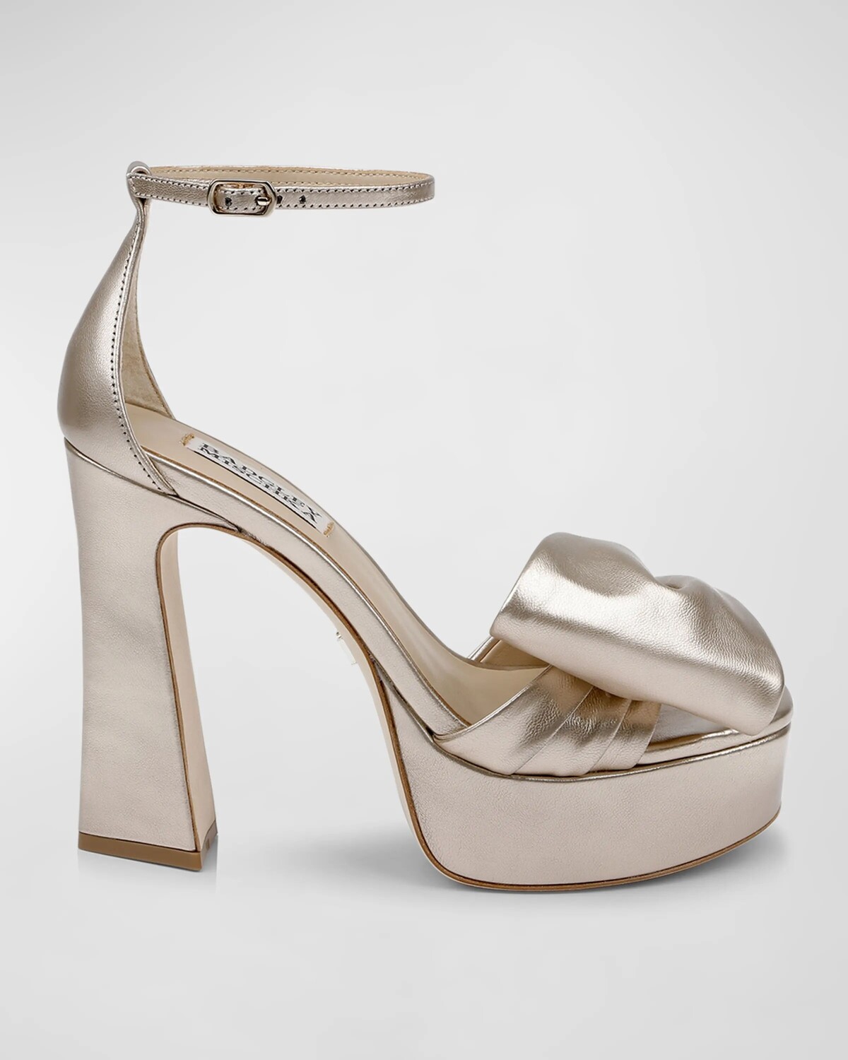 Сандалии Alora на платформе с металлизированным бантом Badgley Mischka, цвет Champagne
Сандалии Alora на платформе с металлизированным бантом Badgley Mischka, цвет Champagne