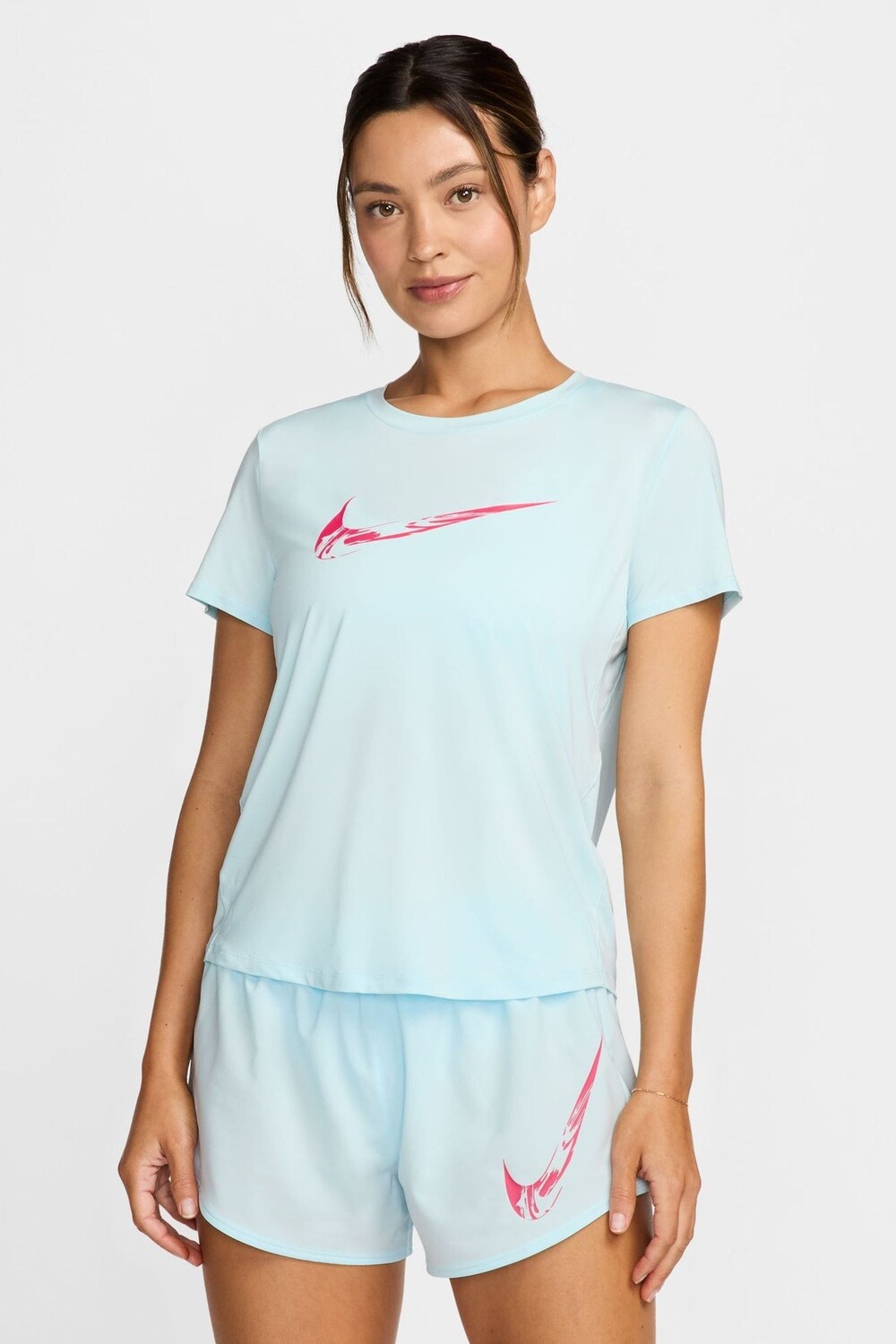 Одна беговая майка с короткими рукавами и графическим принтом swoosh dri fit Nike, голубой
Одна беговая майка с короткими рукавами и графическим принтом swoosh dri fit Nike, голубой
