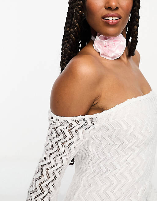 Платье макси с открытыми плечами из фактурного кружева ASOS DESIGN цвета слоновой кости
Платье макси с открытыми плечами из фактурного кружева ASOS DESIGN цвета слоновой кости