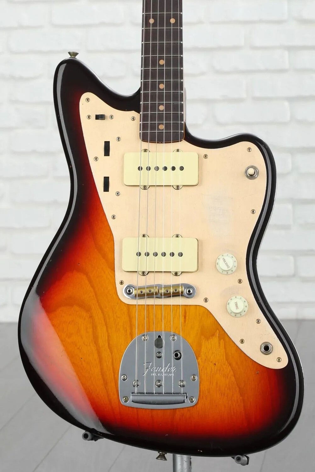 Новая электрогитара Fender Custom Shop '59 250K Jazzmaster Journeyman Relic — шоколад, 3 цвета Sunburst
Новая электрогитара Fender Custom Shop '59 250K Jazzmaster Journeyman Relic — шоколад, 3 цвета Sunburst