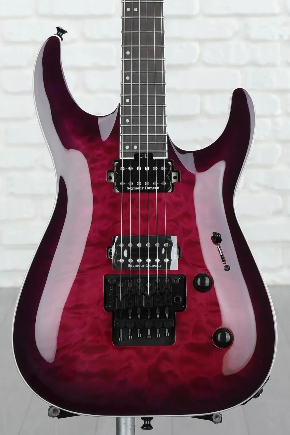 Новая электрогитара Dinky DKAQ серии Jackson Pro Plus — Transparent Purple Burst
Новая электрогитара Dinky DKAQ серии Jackson Pro Plus — Transparent Purple Burst