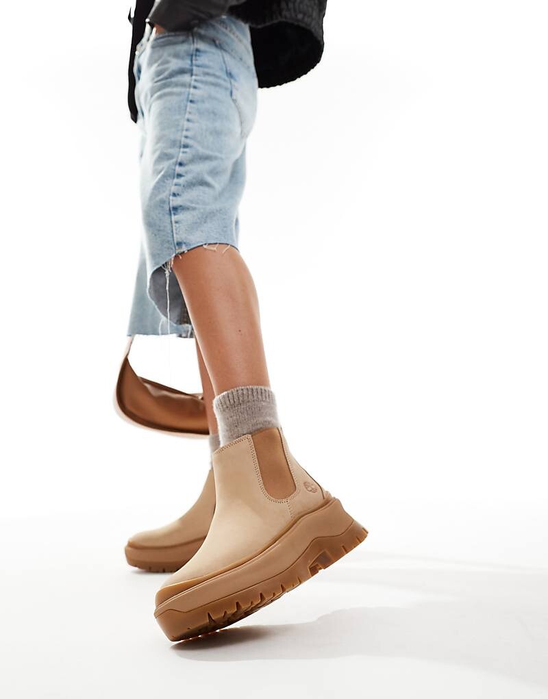 Timberland – Roxie Lane – Ботинки челси из нубука бежевого цвета на толстой подошве
Timberland – Roxie Lane – Ботинки челси из нубука бежевого цвета на толстой подошве