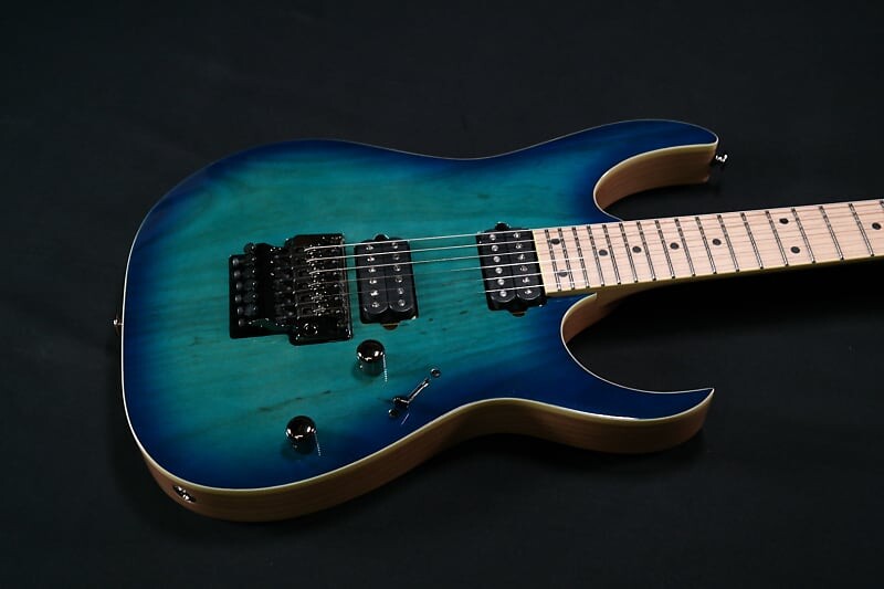 Электрогитара Ibanez RG652AHMNGB RG Prestige 6str Electric Guitar w/Case - Nebula Green Burst 236
Электрогитара Ibanez RG652AHMNGB RG Prestige 6str Electric Guitar w/Case - Nebula Green Burst 236