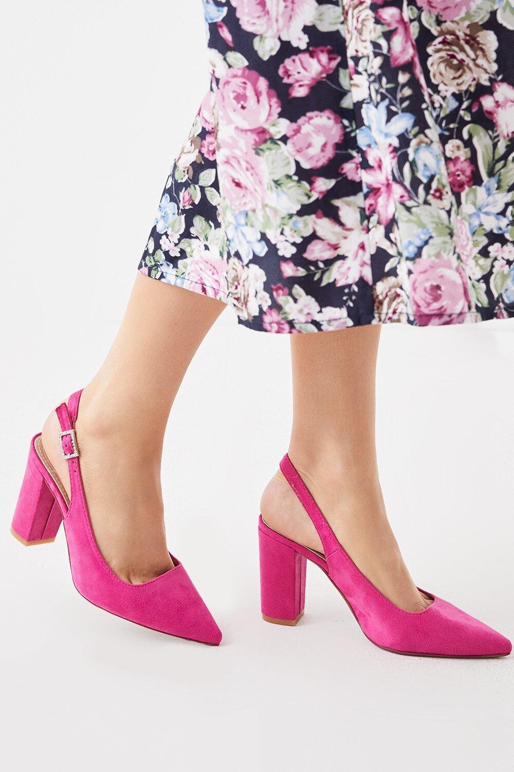 Туфли-лодочки Bonnie с пряжкой на ремешке и ремешком на спине Dorothy Perkins, розовый
Туфли-лодочки Bonnie с пряжкой на ремешке и ремешком на спине Dorothy Perkins, розовый