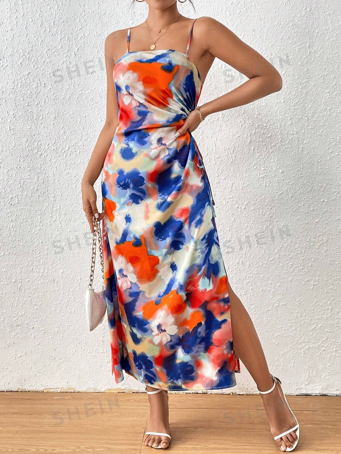 SHEIN Essnce Женское платье на тонких бретельках с цветочным принтом и рюшами на талии, многоцветный
SHEIN Essnce Женское платье на тонких бретельках с цветочным принтом и рюшами на талии, многоцветный