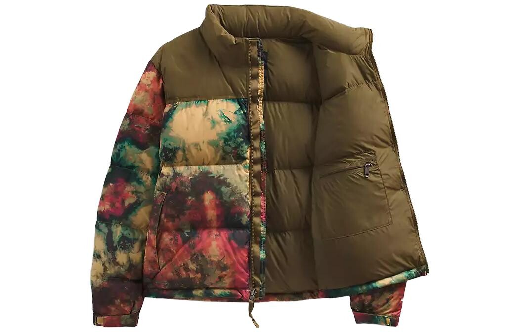 Женская куртка-пуховик из коллекции 1990 года Antelope Tan с принтом Ice-dyed The North Face
Женская куртка-пуховик из коллекции 1990 года Antelope Tan с принтом Ice-dyed The North Face