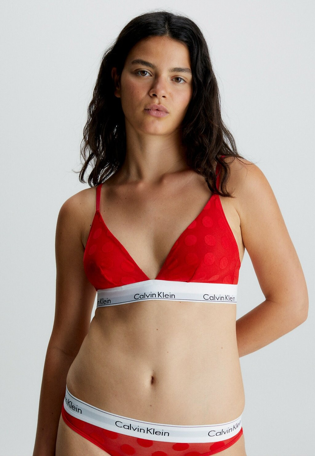 Бюстгальтер с треугольными чашечками Calvin Klein Underwear MODERN DOT UNLINED, цвет rouge
Бюстгальтер с треугольными чашечками Calvin Klein Underwear MODERN DOT UNLINED, цвет rouge