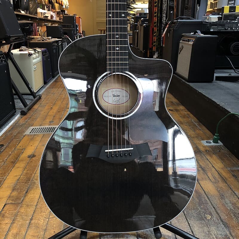 Акустическая гитара Taylor 214ce DLX LTD Lutz Spruce/Big Leaf Maple Grand Auditorium Acoustic-Electric Trans Grey w/Hard Case
Акустическая гитара Taylor 214ce DLX LTD Lutz Spruce/Big Leaf Maple Grand Auditorium Acoustic-Electric Trans Grey w/Hard Case