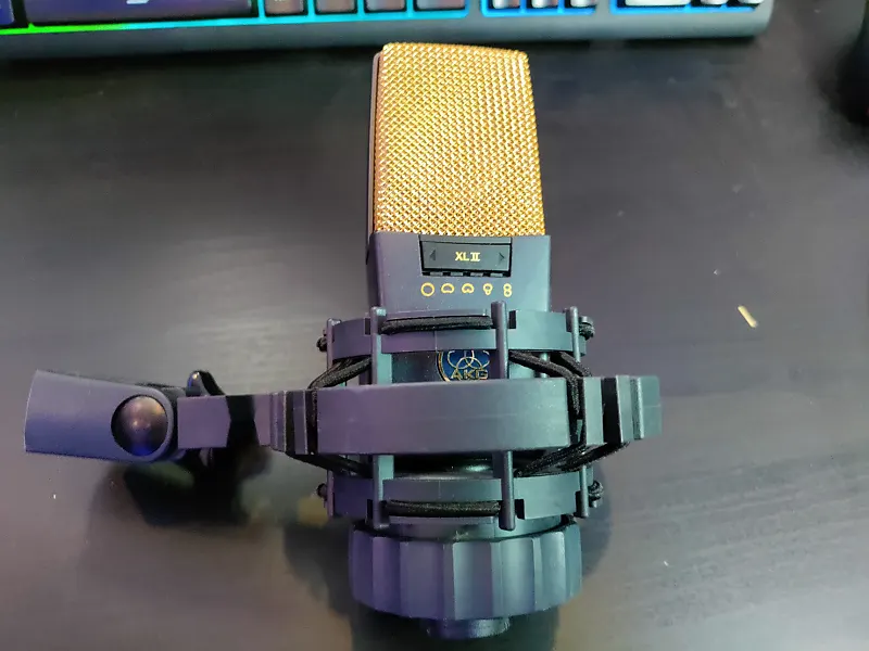 Конденсаторный микрофон AKG C414 XLII Large Diaphragm Multipattern Condenser Microphone
Конденсаторный микрофон AKG C414 XLII Large Diaphragm Multipattern Condenser Microphone