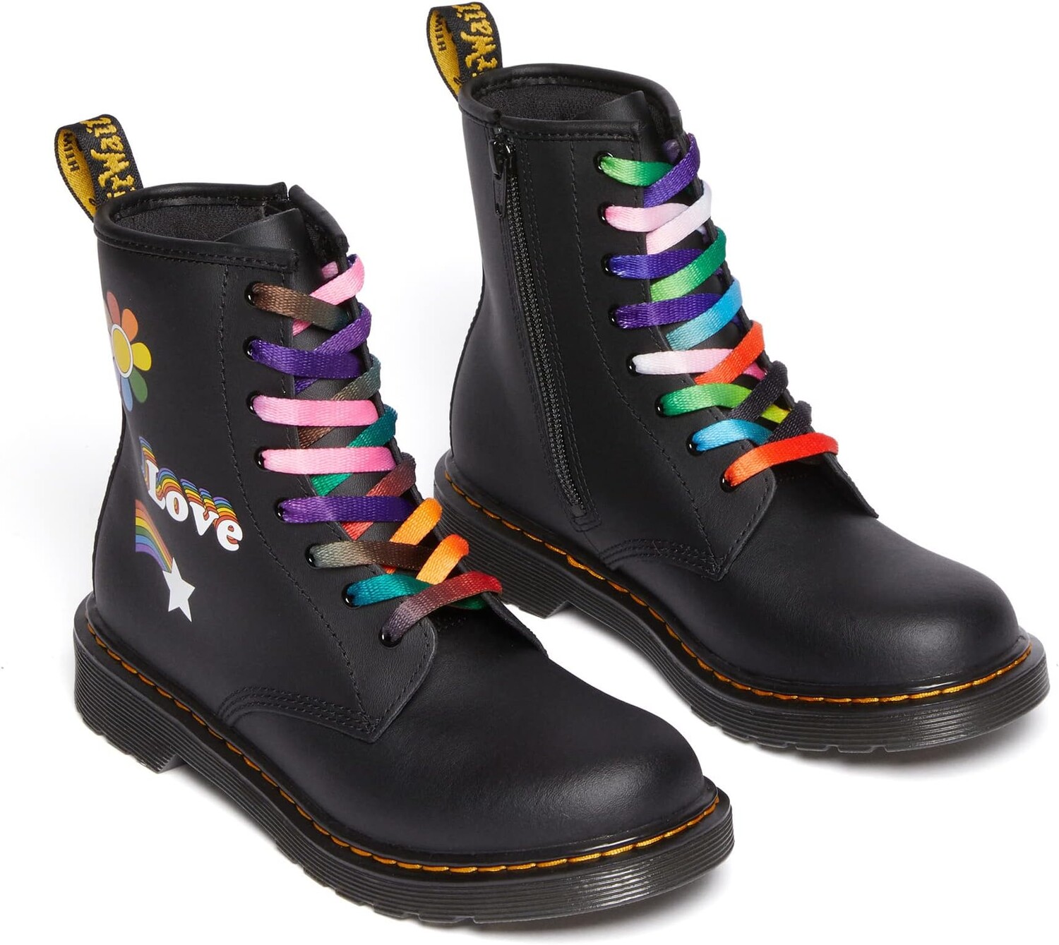Ботинки на шнуровке 1460 Lace Up Fashion Boot (Big Kid) Dr. Martens, цвет For Pride Patches Print Hydro
Ботинки на шнуровке 1460 Lace Up Fashion Boot (Big Kid) Dr. Martens, цвет For Pride Patches Print Hydro