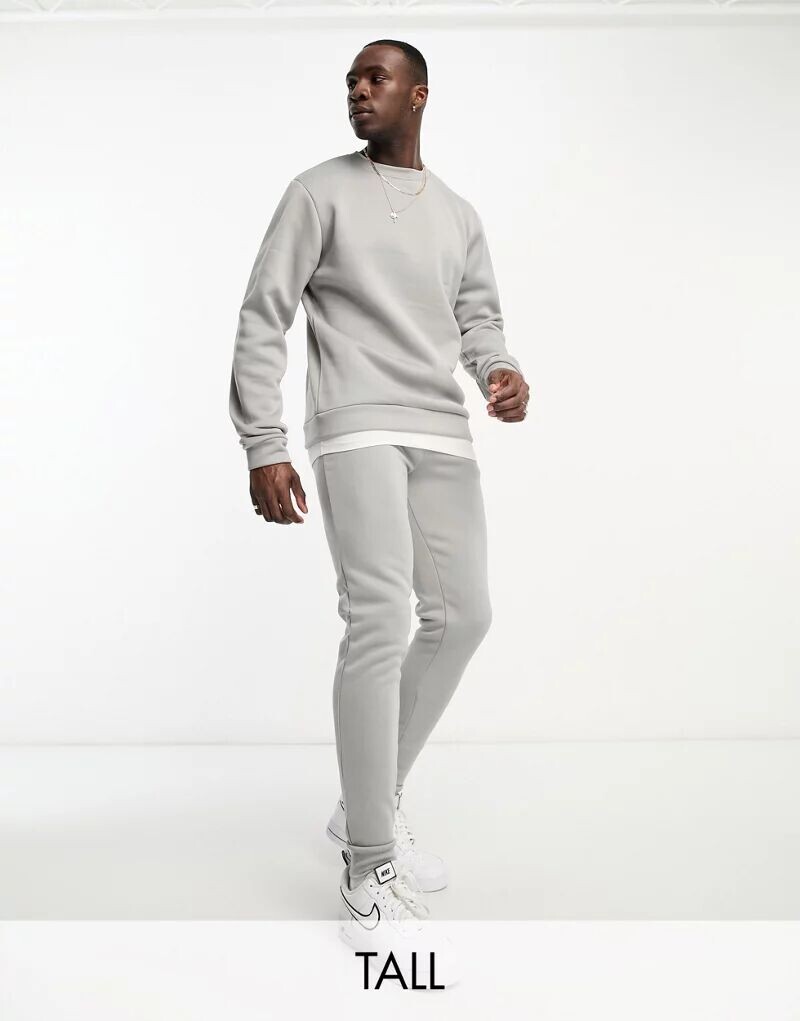 Спортивный костюм DTT Tall, свитшот с круглым вырезом и светло-серые джоггеры Don't Think Twice
Спортивный костюм DTT Tall, свитшот с круглым вырезом и светло-серые джоггеры Don't Think Twice