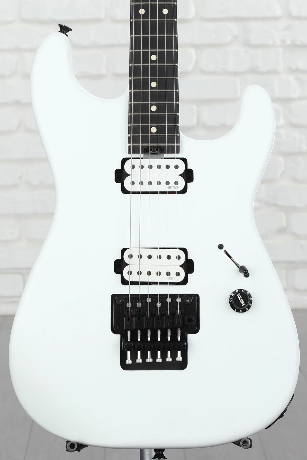 Charvel Jim Root Signature Pro-Mod San Dimas Style 1 HH FR E — сатиновый белый
Charvel Jim Root Signature Pro-Mod San Dimas Style 1 HH FR E — сатиновый белый