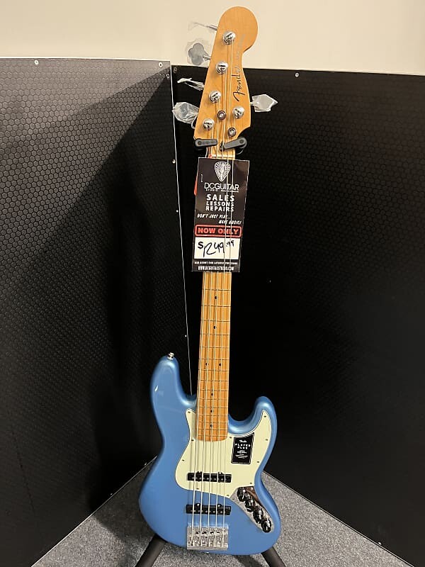 Басс гитара Fender Player Plus Jazz Bass V with Maple Fretboard 2021 - Present - Opal Spark
Басс гитара Fender Player Plus Jazz Bass V with Maple Fretboard 2021 - Present - Opal Spark