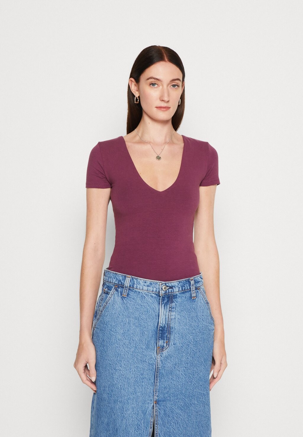 Базовая футболка Plunge V Neck Bodysuit Abercrombie & Fitch, цвет crushed violets
Базовая футболка Plunge V Neck Bodysuit Abercrombie & Fitch, цвет crushed violets