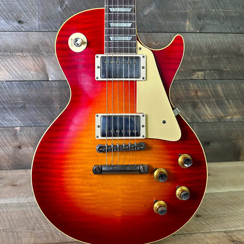 Электрогитара Gibson Custom Shop Murphy Lab 1960 Les Paul Standard Reissue Ultra Light Aged - Wide Tomato Burst 3314
Электрогитара Gibson Custom Shop Murphy Lab 1960 Les Paul Standard Reissue Ultra Light Aged - Wide Tomato Burst 3314