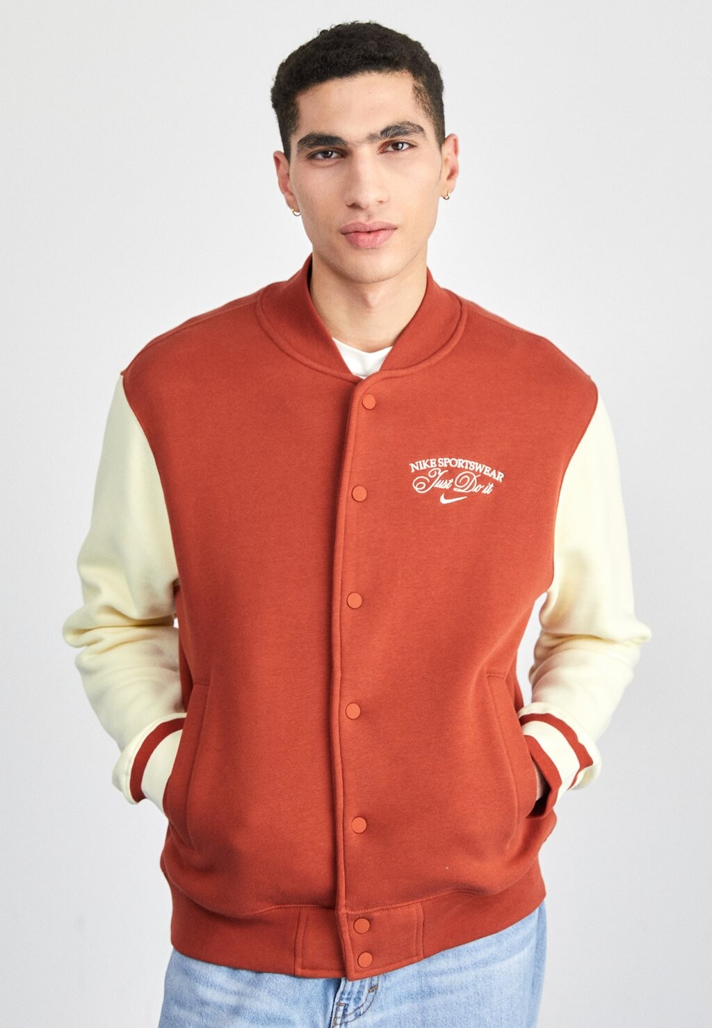 Толстовка на молнии Nike TREND VARSITY, насыщенный апельсин/кокосовое молоко, Оранжевый
Толстовка на молнии Nike TREND VARSITY, насыщенный апельсин/кокосовое молоко, Оранжевый
