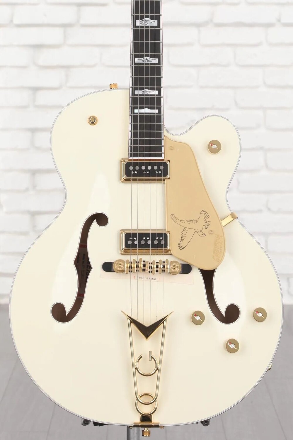 Gretsch G6136-55GE Vintage Select 1955 White Falcon - Винтажный белый, Cadillac
Gretsch G6136-55GE Vintage Select 1955 White Falcon - Винтажный белый, Cadillac